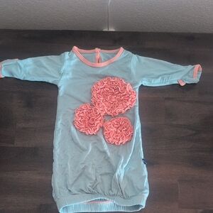 Kickee Pants Dahlia Newborn Layette Set, Hat And Gown, New Without Tags